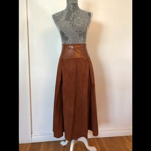 Beautiful Vakko leather skirt